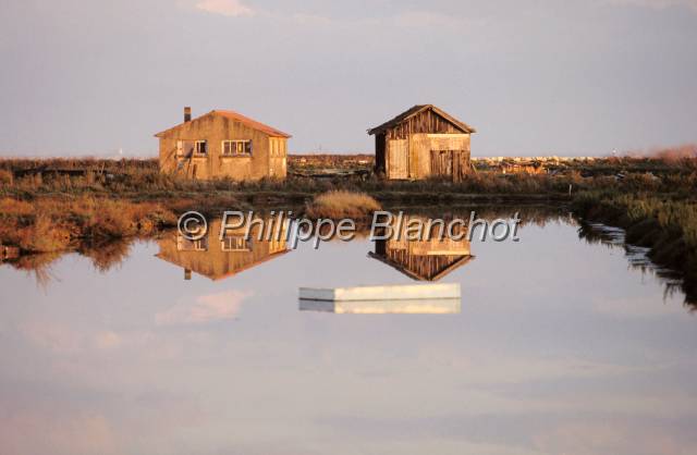 huitre oleron 01.JPG - Cabanes ostréicolesMarennes Oléron, France